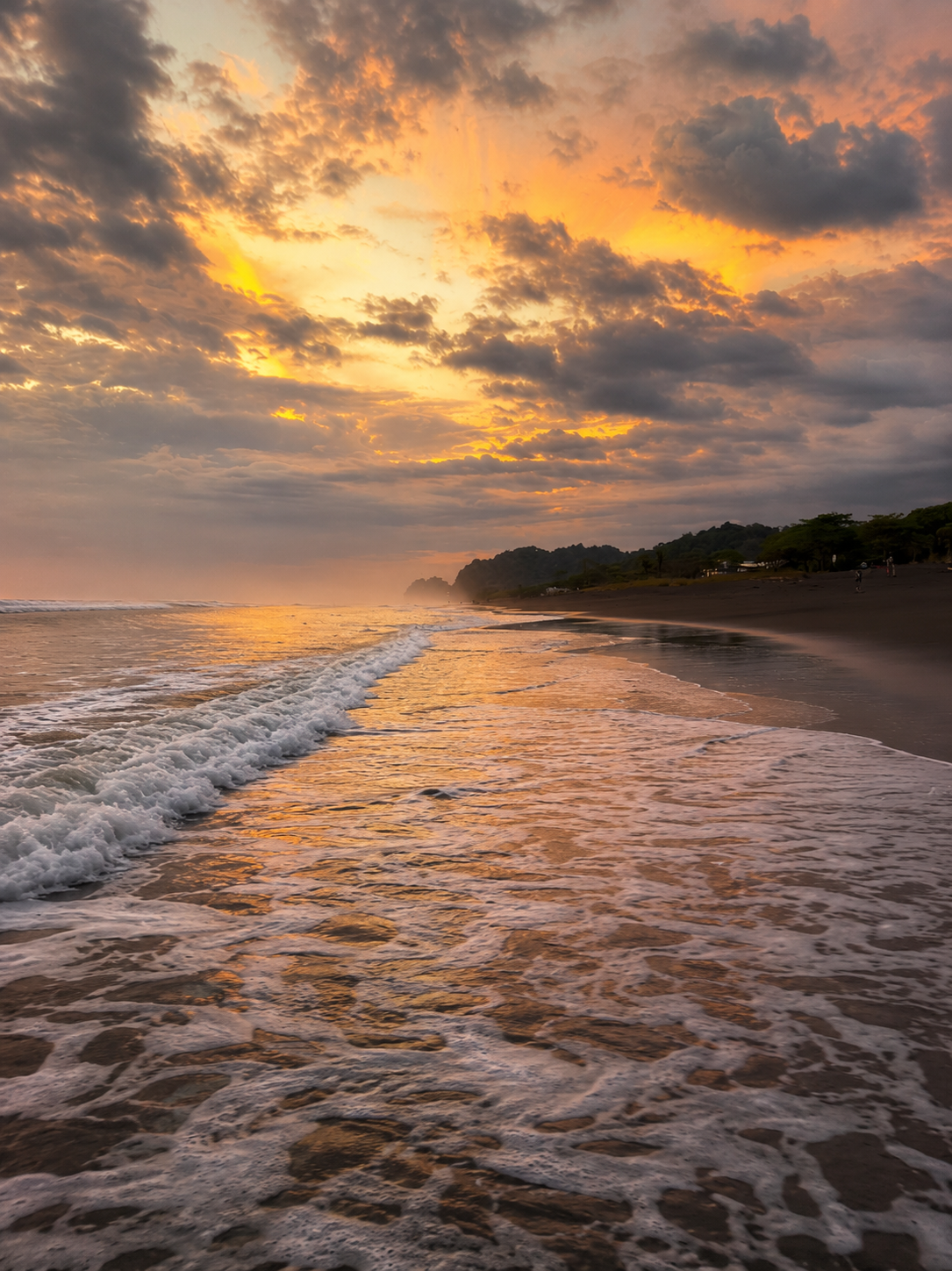 Pacific sunset along Playa Hermosa